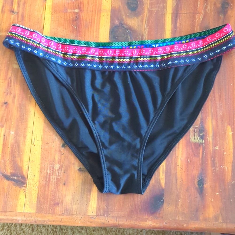 Swimsuit - Picture 4 of 7